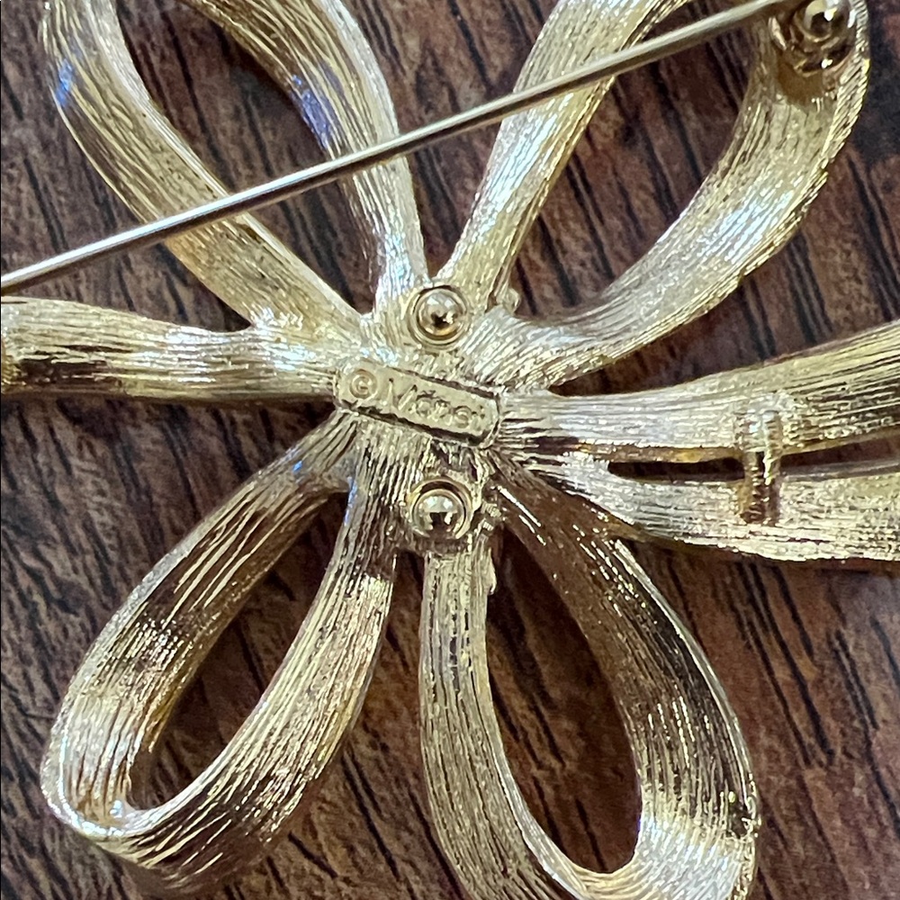 Monet Gold Ribbon Brooch - Picture 3 of 3